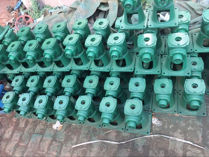 QLC側(cè)搖式啟閉機(jī)